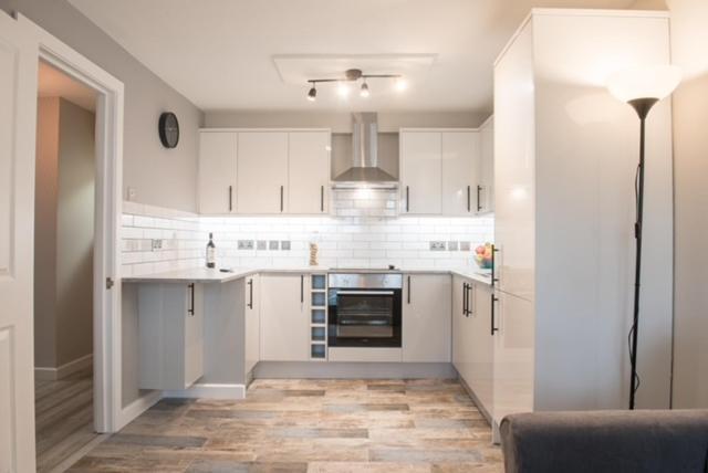 Finchley Contemporary 2 Bed Apartment + Parking Hendon Buitenkant foto