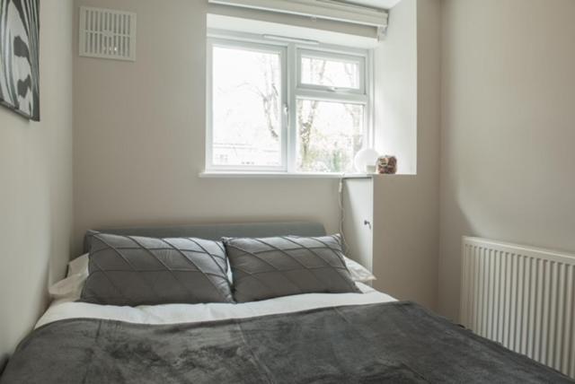 Finchley Contemporary 2 Bed Apartment + Parking Hendon Buitenkant foto